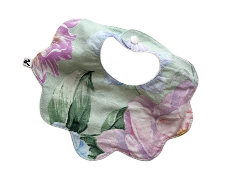 Lacīte–priekšautiņš mazulim (0–6 mēn.)