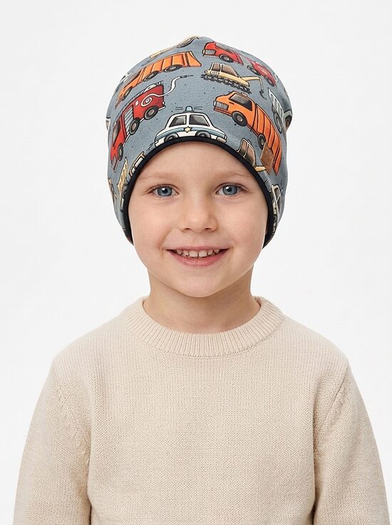 Beanie cepure 2-4 gadi, Mašīnas uz pelēka fona